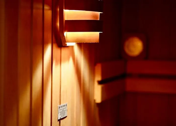 Helle Kellerwohnung Im Gruenen Mit Sauna